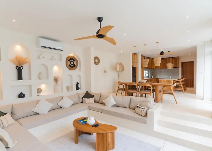 Amici - 3br Pool Villa, Walk To Cafes - Pererenan Ferienhaus *