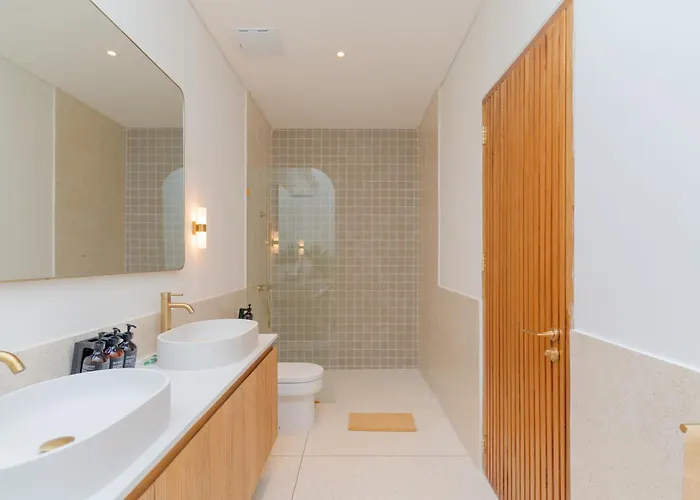 Amici - 3br Pool Villa, Walk To Cafes - Pererenan Canggu