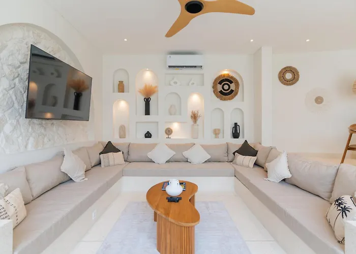 Amici - 3br Pool Villa, Walk To Cafes - Pererenan Ferienhaus