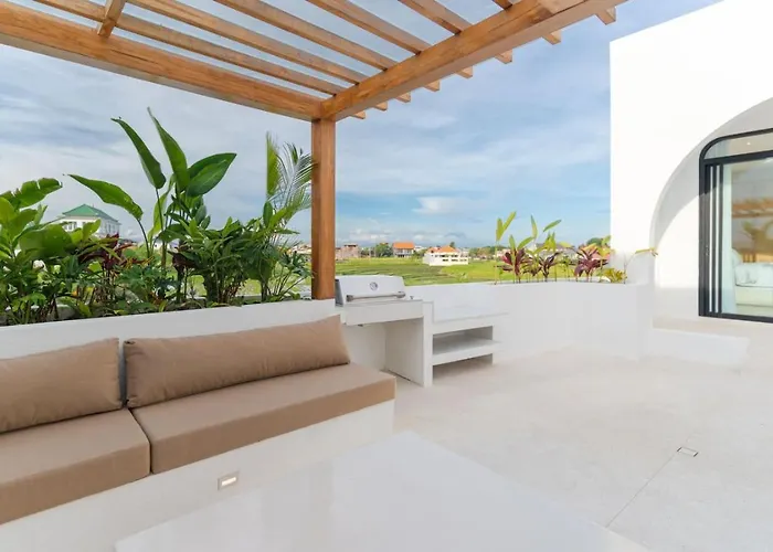 Amici - 3br Pool Villa, Walk To Cafes - Pererenan Canggu